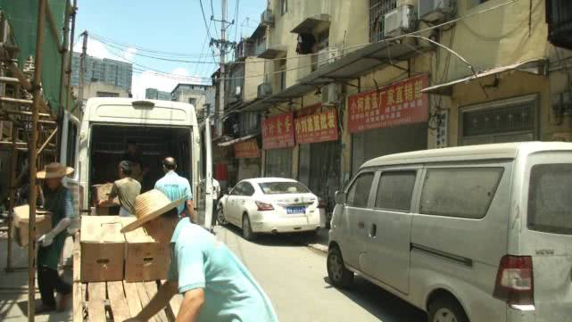 鸡蛋价格“坐火箭”！一箱鸡蛋半月涨20元，零售价破6，批发商直呼火箭上涨让人害怕