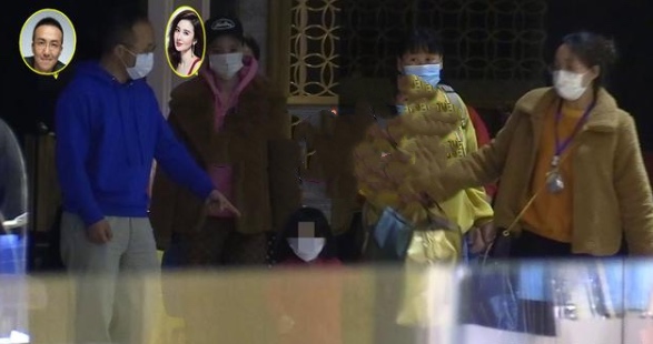 张萌一家三口罕露面！与富豪老公当街拥抱，一旁女儿受冷落超委屈
