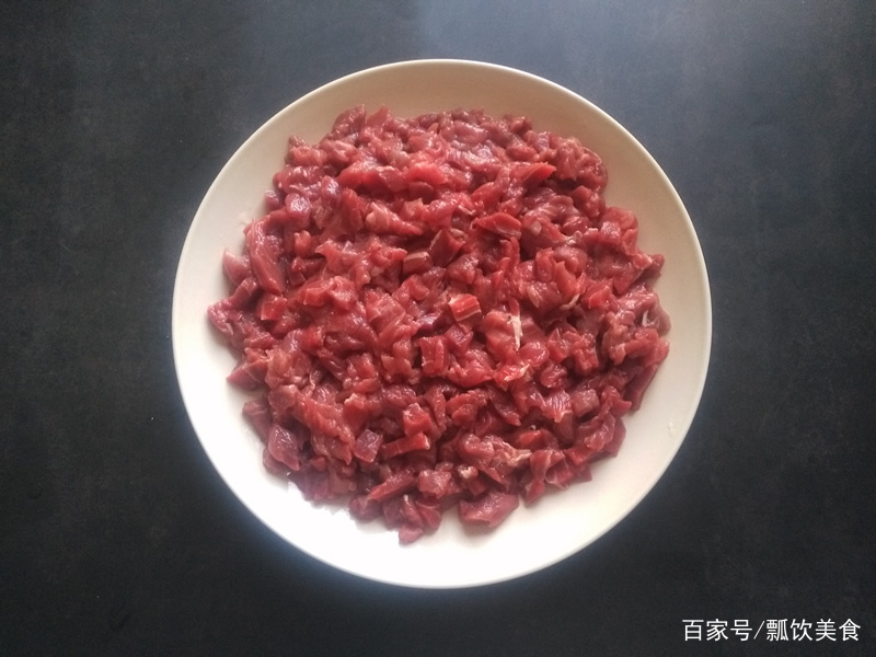 教你自制牛肉丸，无需手打，鲜嫩好吃，制作简单，比吃牛肉方便