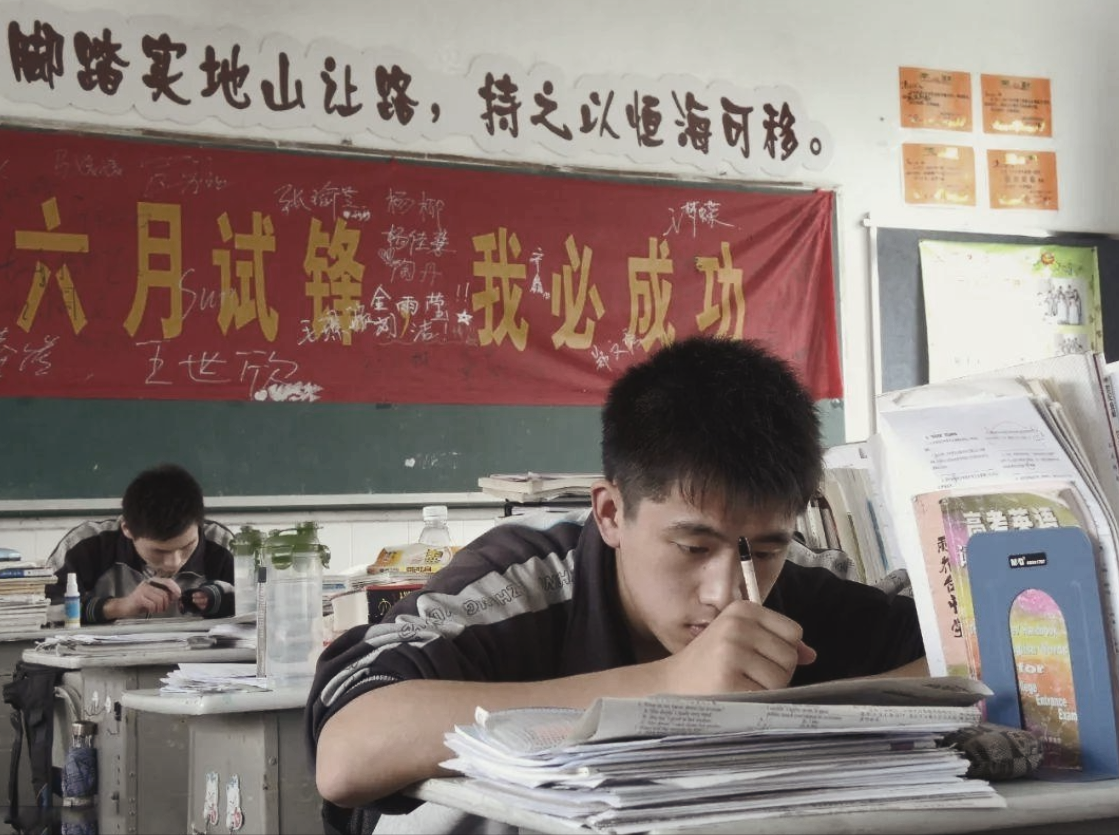 “高二时就预感上清华”，海南学霸900分上清华，就读专业获称赞