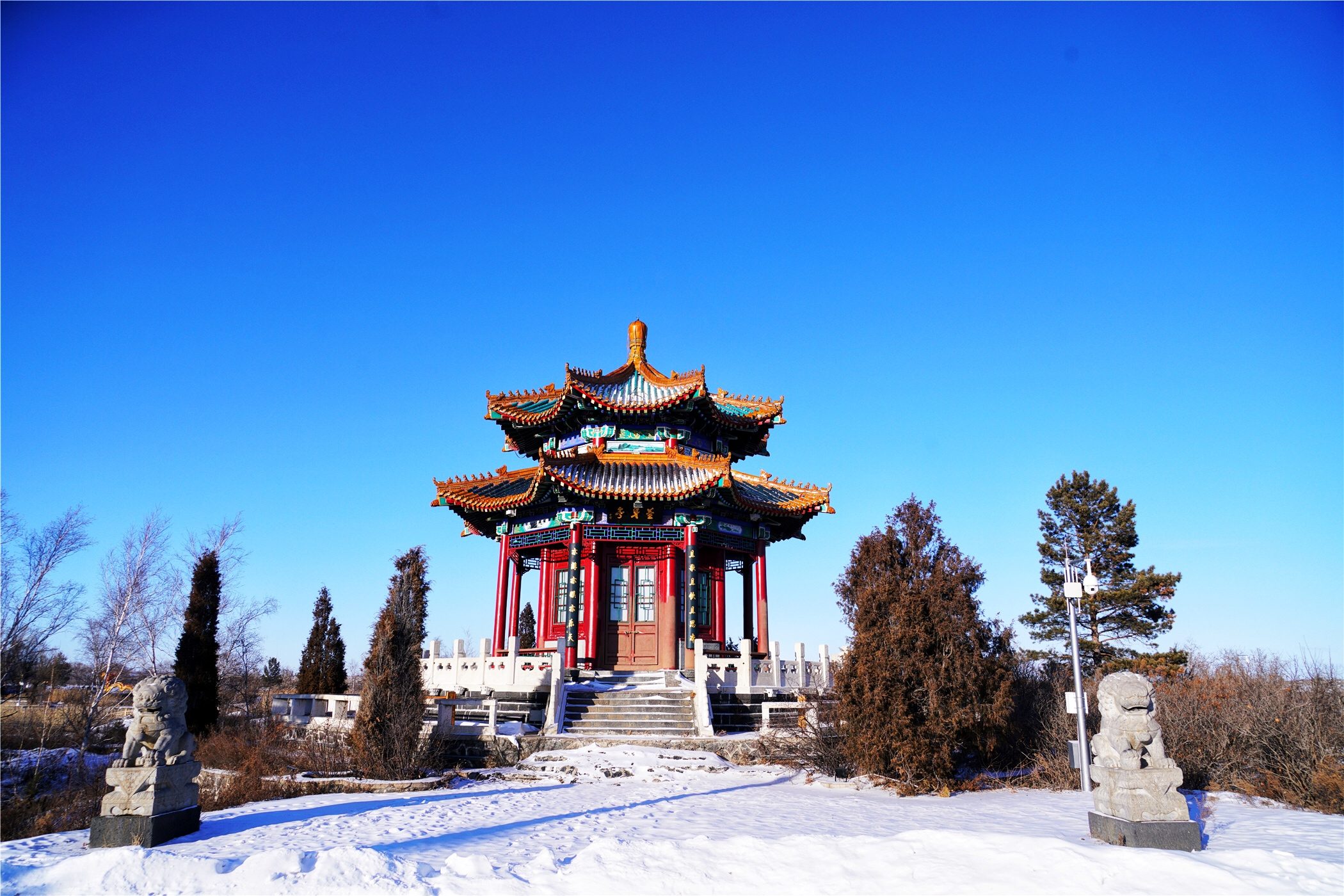 零下25的天氣,積雪大概是不會融化的吧,五大連池的礦泉是世界三大冷泉