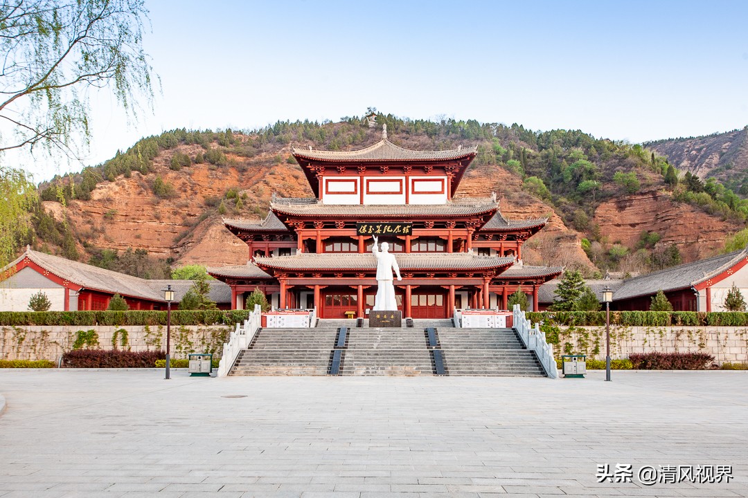 崇信龙泉寺，流水潺潺、曲径通幽，龙吐彩虹显奇观！