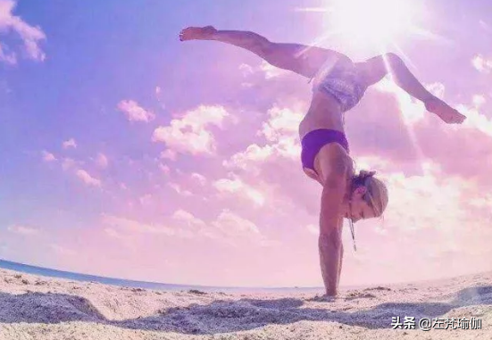 左梵瑜伽：3个瑜伽励志故事，因为瑜伽，她们都活成了一道光