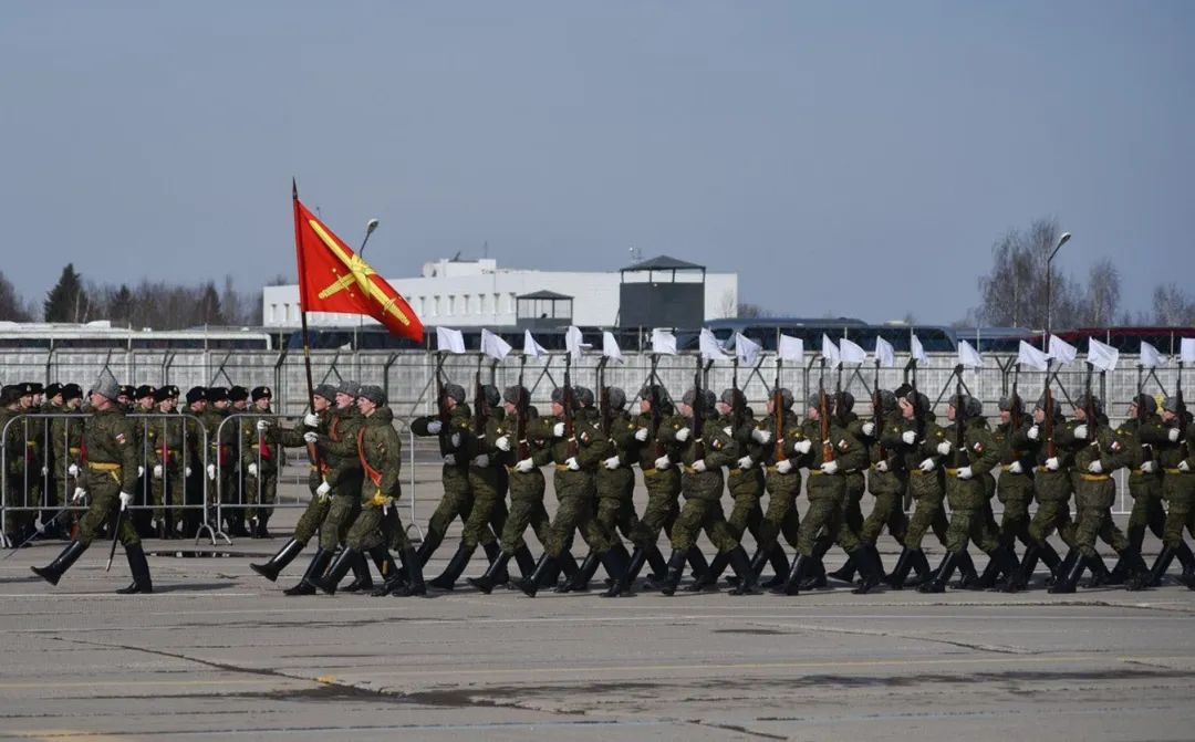 唐驳虎：普京都差点中招，俄罗斯能对付疫情吗？
