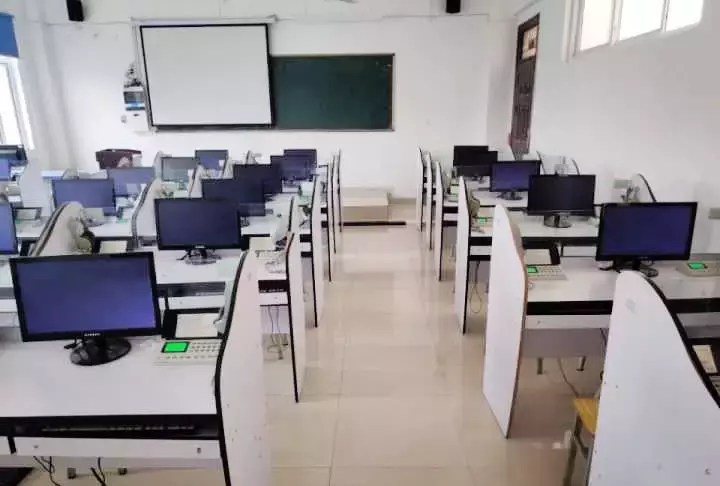 基础部？外语系？没错！我们西希还有这些专业