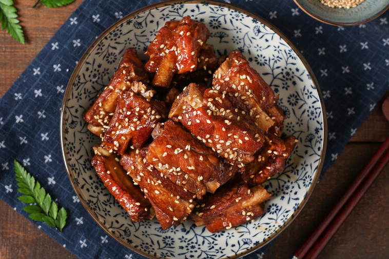懶人版糖醋排骨，不炒糖色不油炸，肉質鮮嫩軟爛，酸甜爽口不油膩