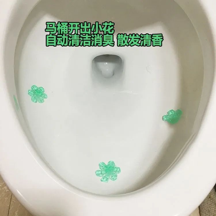 马桶上都是黄色污垢怎么办？跟保洁阿姨学3招，马桶干净没异味
