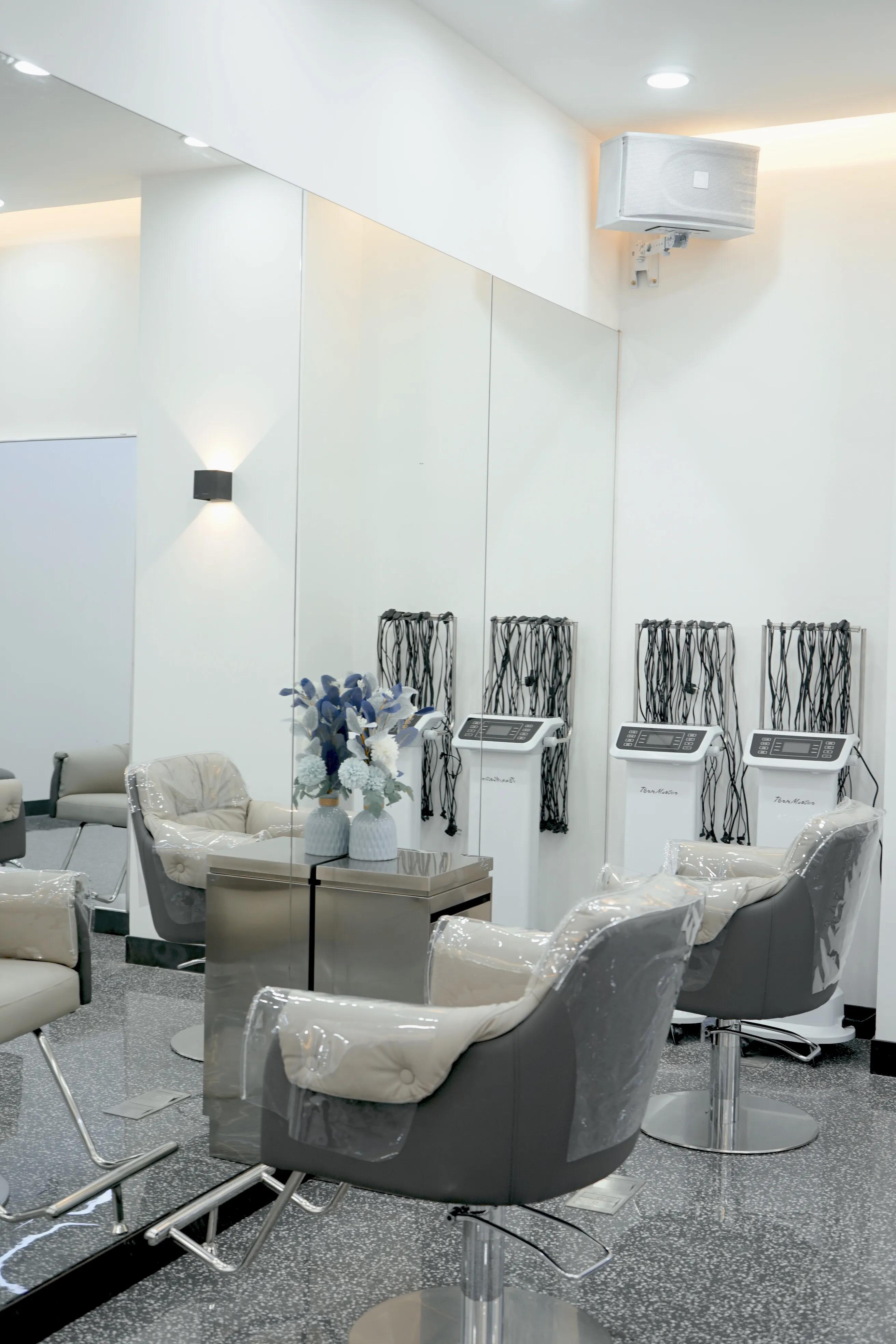 Caca hair salon | 理发店与不锈钢的艺术碰撞