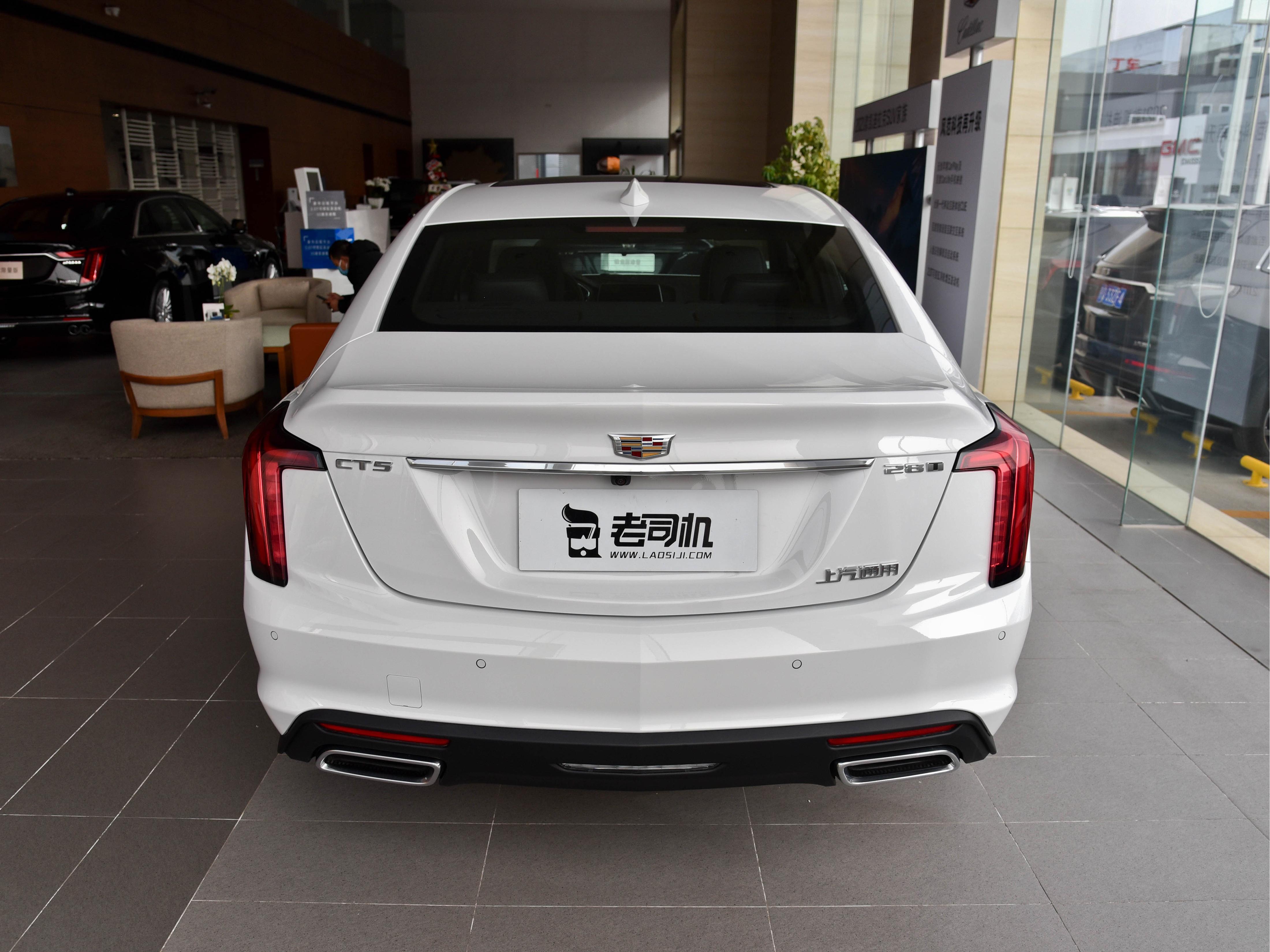 豪华后驱大轿车，2.0T能省油，价格低堪比合资，实拍凯迪拉克CT5