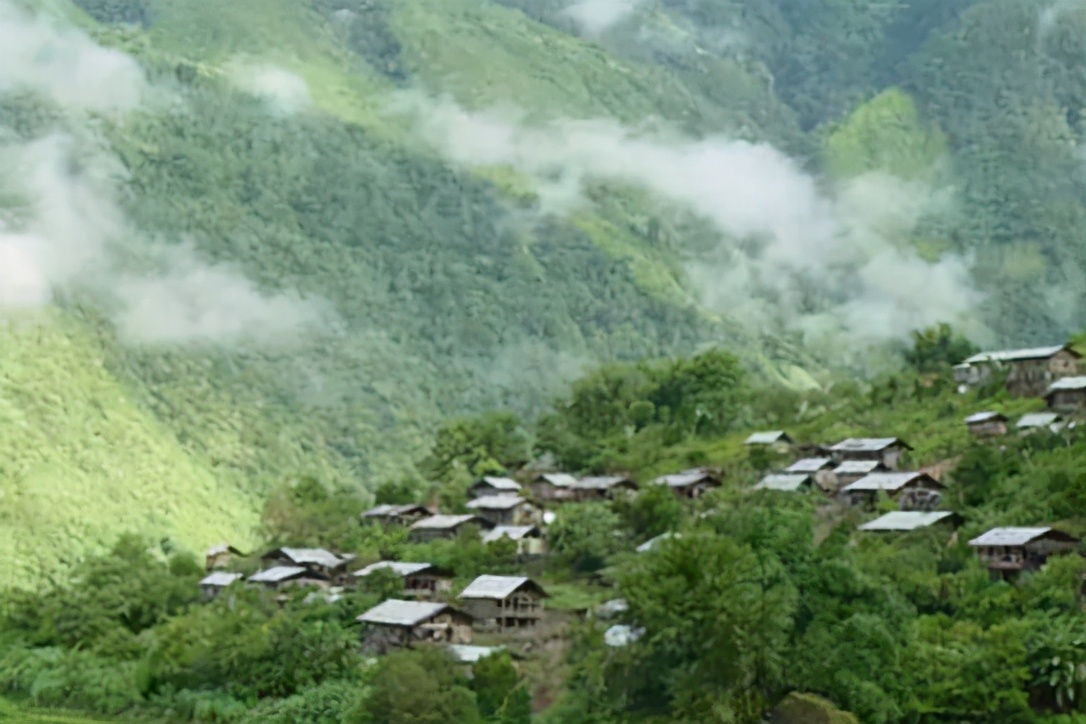 西藏海拔最低的小县，被称为“高原孤岛”，仅有1万多人居住