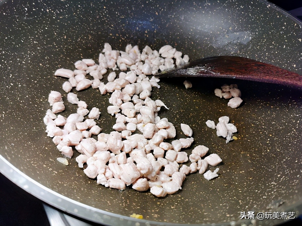夏天早餐胃口不佳的小伙伴，快来看看开胃包子怎么做