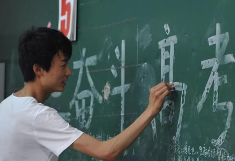 延长老师和学生的在校时间，可能引发新的问题，家长需要注意