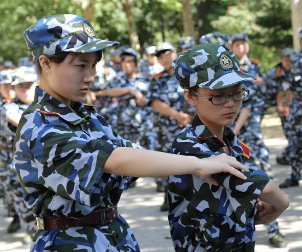大学军训与高中军训有何不同，学生应提前了解，尤其女生做好准备