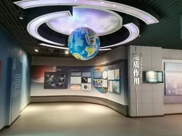 今年暑期，这3部电视剧超火，主角全部来自重庆这所高校！