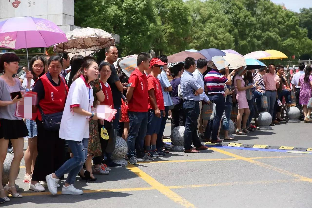 高考家长要不要陪考？有哪些注意事项？这3点要注意