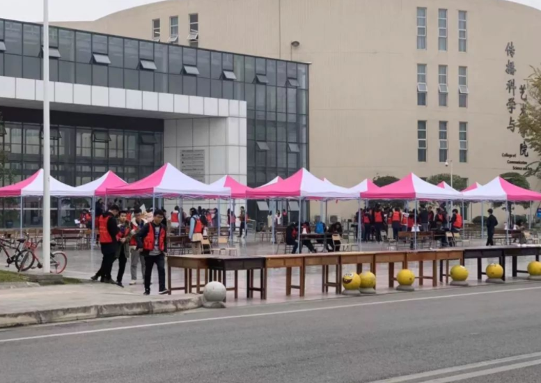 四川曾备受嫌弃的大学，如今扬眉吐气，完美逆袭后让考生高攀不起