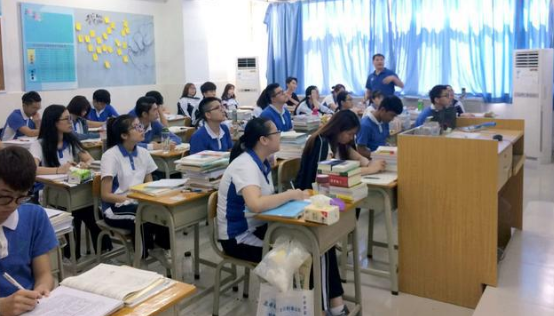 2021年高考复读生再创新高，教育内卷更加严重，应届生难以接受