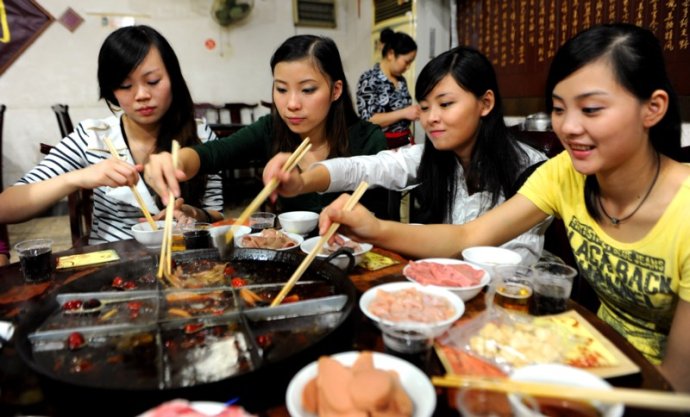 重庆男人开火锅店,一年狂赚230万,套路简单却很赚钱