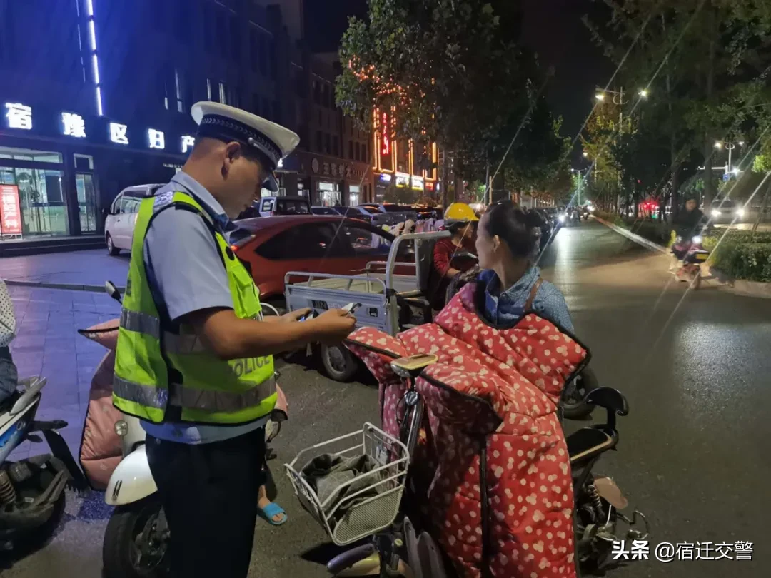注意了！监控抓拍、夜间突击检查、实名曝光驾乘电动自行车时未戴安全头盔人员