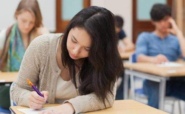 何碧玉14岁750分考上清华，定居美国，记者问她何时回国，被婉拒