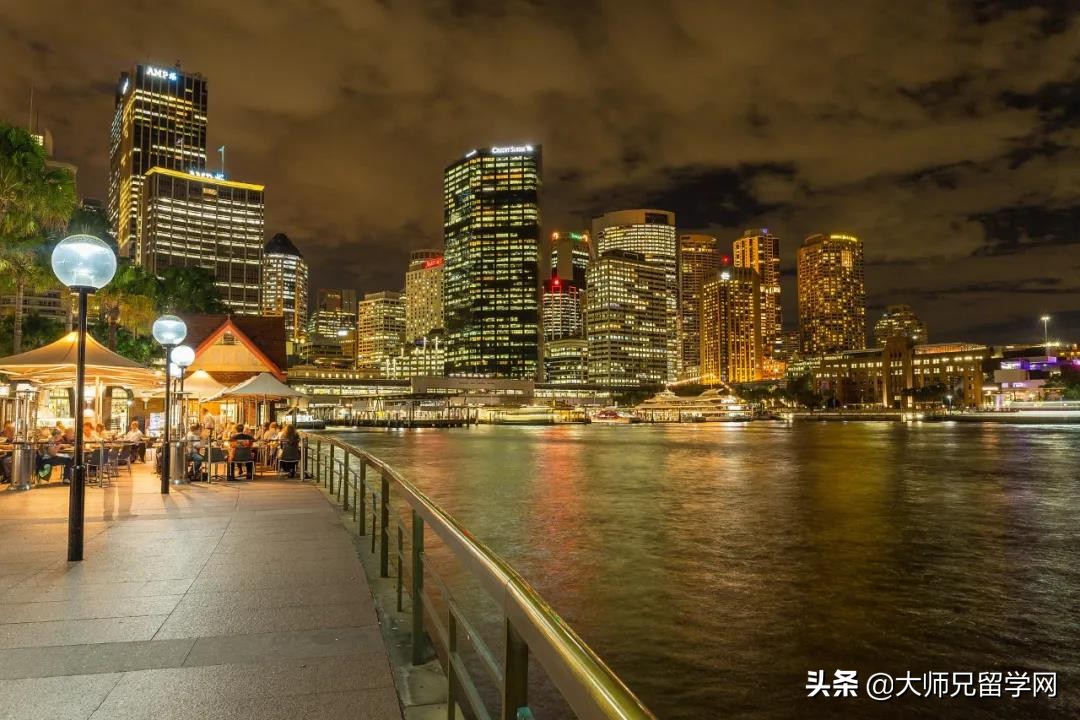 疫情反彈下的“開學(xué)季”，這些熱門博士留學(xué)國家的最新入境政策