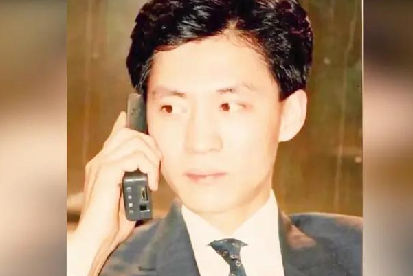 中国首个办手机号的人，号码当初随便选，他当年选了什么号？