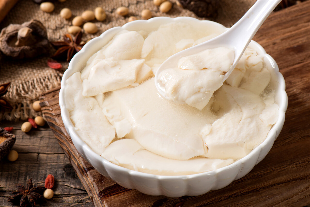 自制豆腐脑,简单零失败,一把黄豆能做3碗,早晨来一碗太满足了 | 菜谱