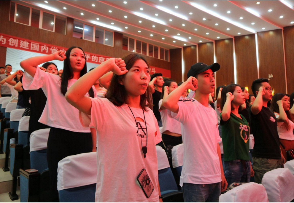 学生在大学期间入党，“决定权”在谁手中？听听过来人的回答