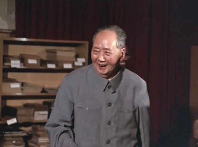 张玉凤回忆1976年：周恩来、朱德接连去世，毛主席一个人默默流泪