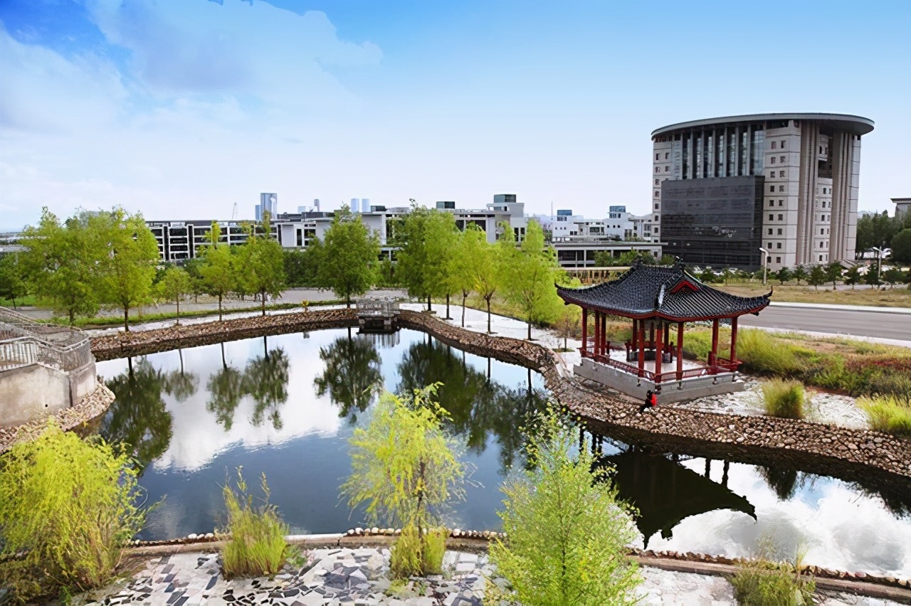 内蒙古黑马院校，成立不足七年，就业率全区第一，实力不一般