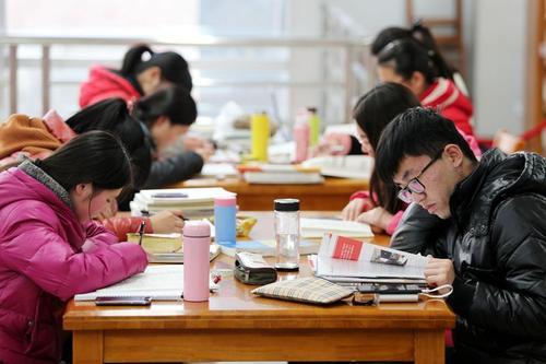 最高8千元，大学奖学金都有哪些？这些条件是能够拿到的加分项