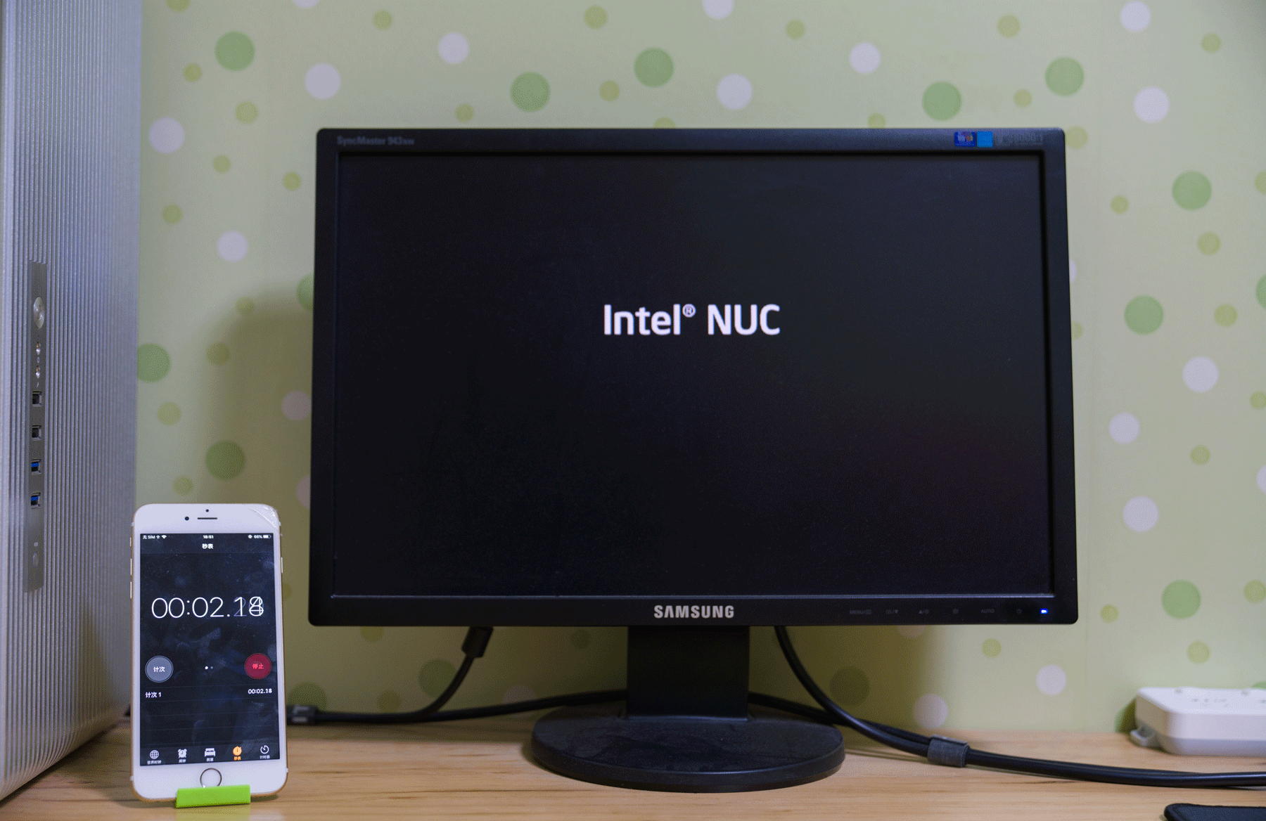 Intel NUC8CHK Chaco Canyon 开箱拆解评测