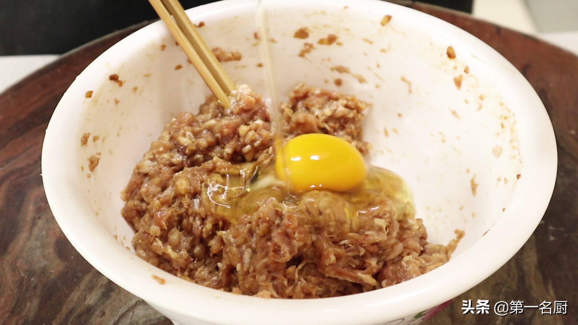 白菜豬肉餃子餡的做法,白菜豬肉餃子餡的做法白菜用焯水嗎