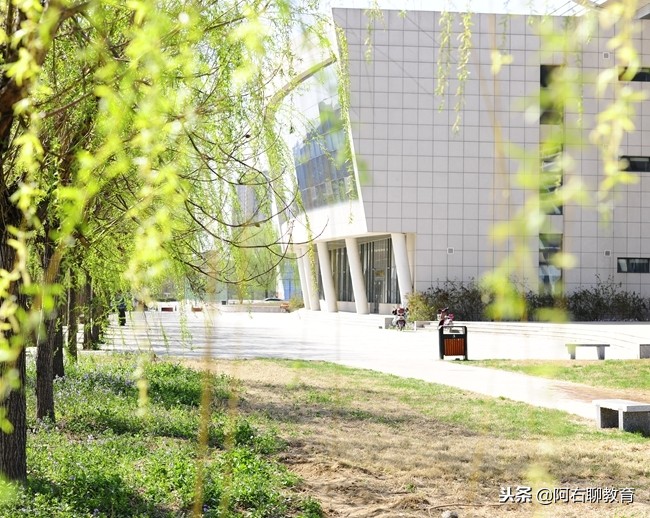 燕京理工学院官网（距天安门仅有38公里的大学）