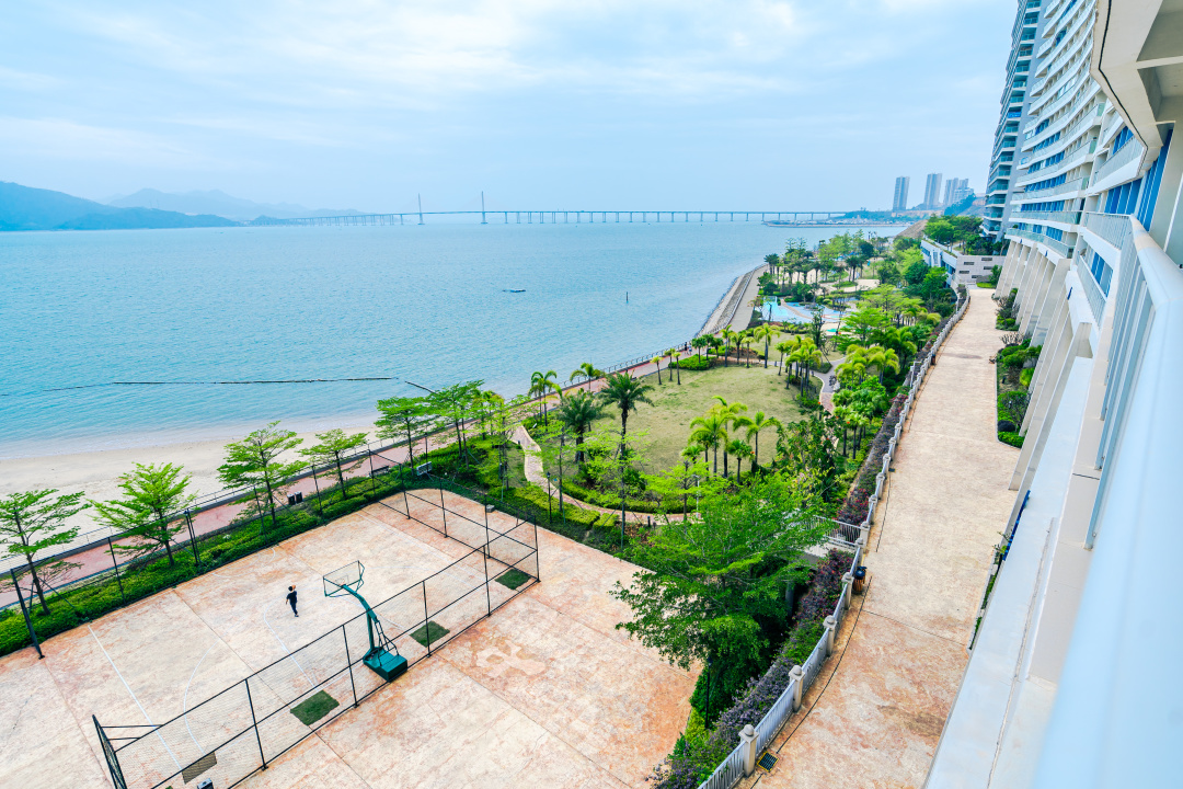 亲子夏日 海边，踏浪，嬉戏，海风追逐