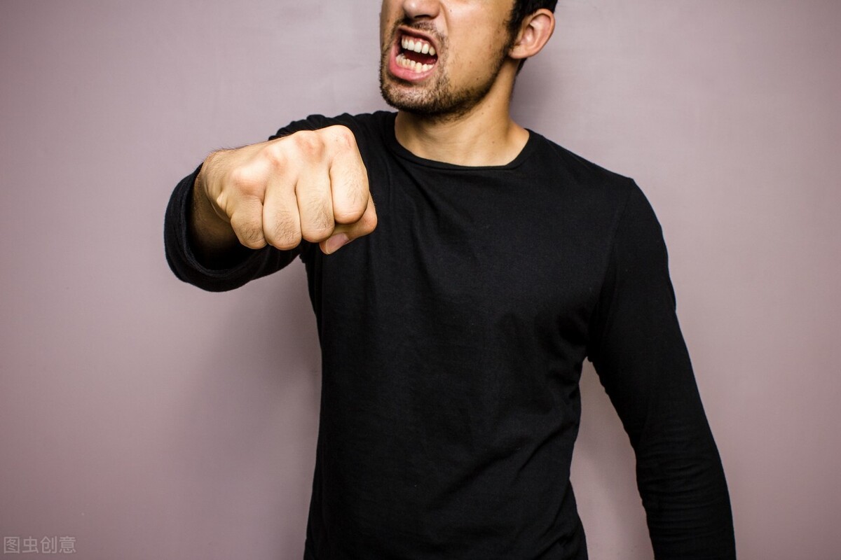 １我考上名牌大学，却因女朋友而求学失败，没拿到毕业证