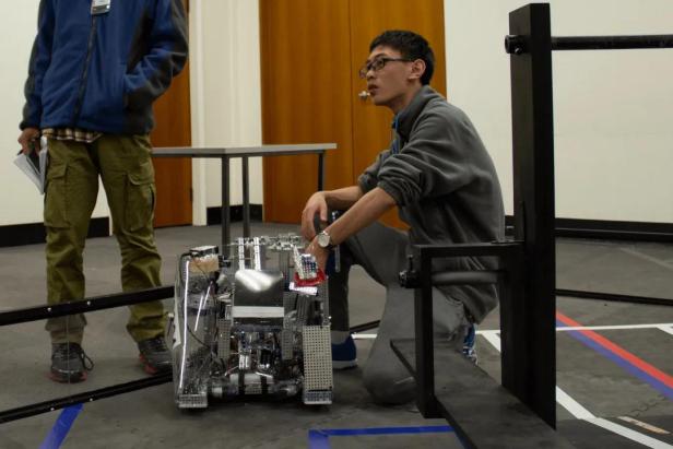 5次摘金、3次夺冠，吉林大学男神56门课满绩，将赴985名校深造！