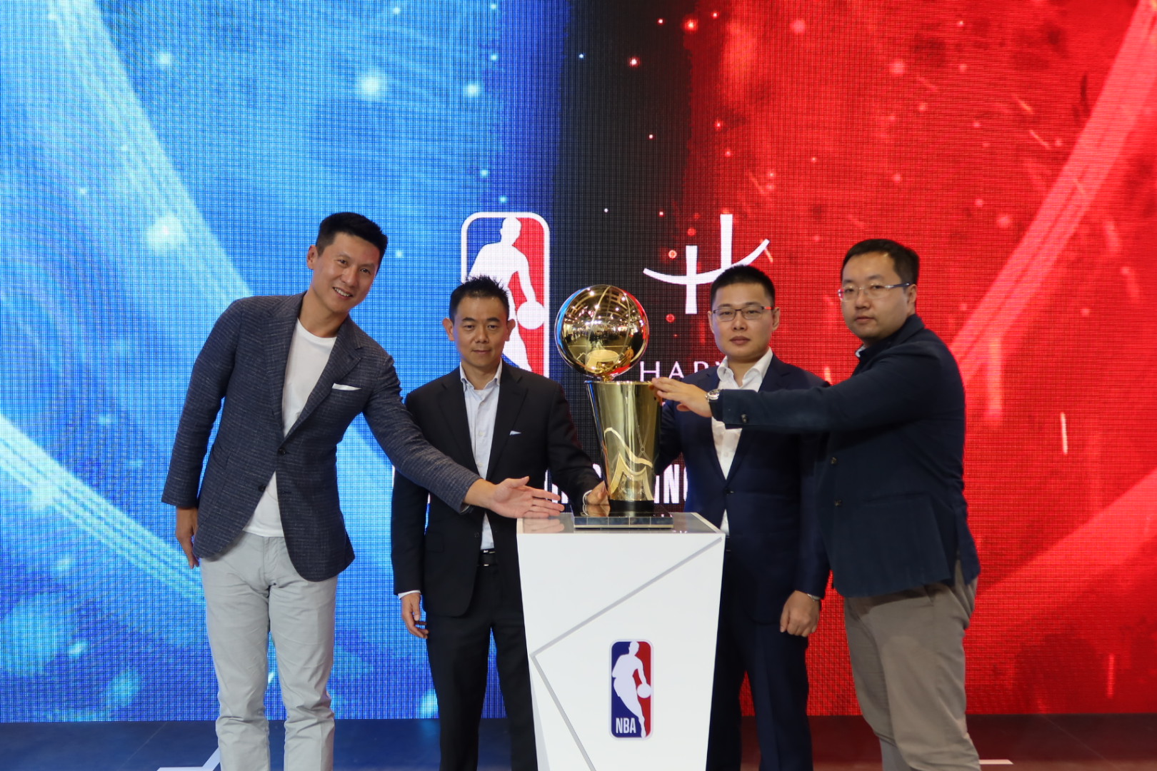 nba合作企业有哪些(NBA中国和华锐娱乐宣布达成多年合作伙伴关系)