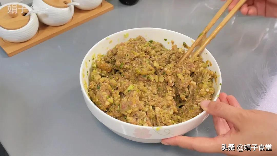 猪肉饺子的做法（调馅多加这一步比饺子馆的好吃）