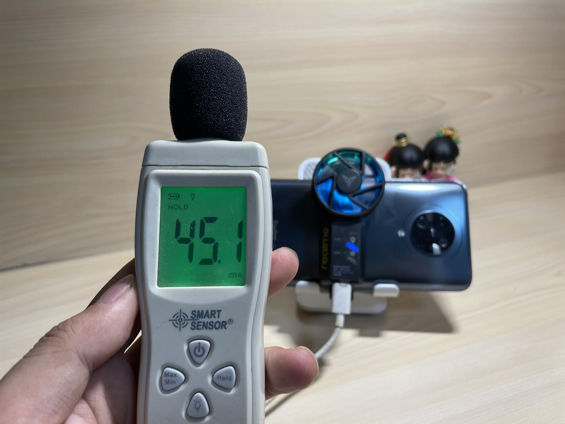 炎夏将至，散热背夹怎么选？自费600大洋告诉你谁是“最强王者”
