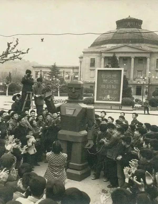 坐拥三大校区，占地5888亩，出门就是地铁，江苏这所985高校