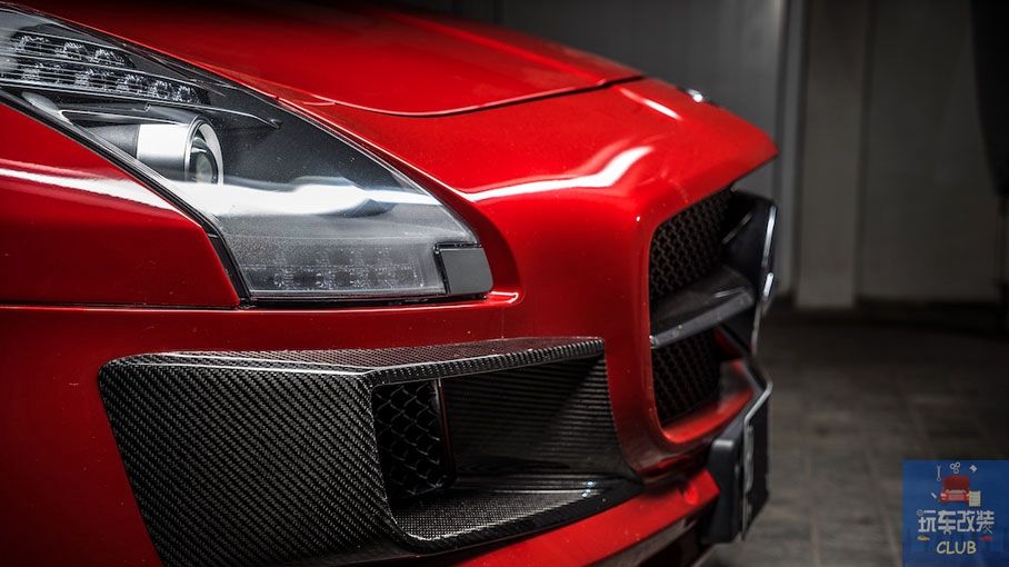 一辆具有“赛车血统”的超跑！奔驰SLS AMG！
