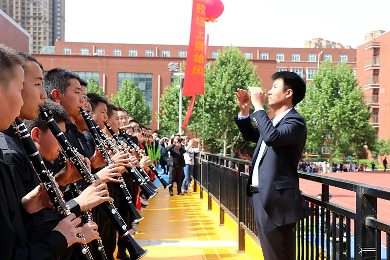 超燃运动盛会·震撼灞柳河畔！西安铁一中滨河第八届体育节暨田径运动会火热进行中……