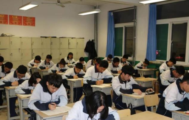 高考考场座位分布图（高中教室的四种vip座位）