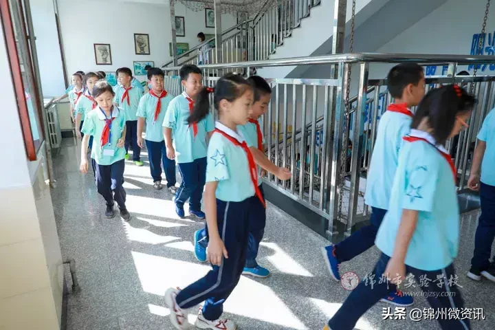 锦州市实验学校德胜、学苑两校区6000余师生参加安全疏散演练