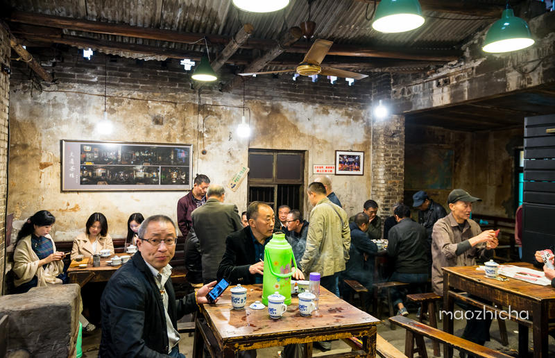 山城重庆，轻轨出行，玩转8D网红城市