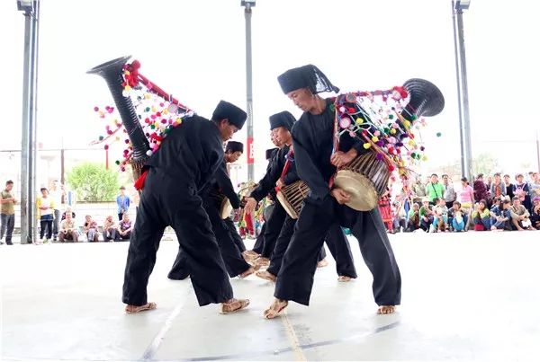 象脚鼓是哪个民族的乐器傣族象脚鼓舞蹈