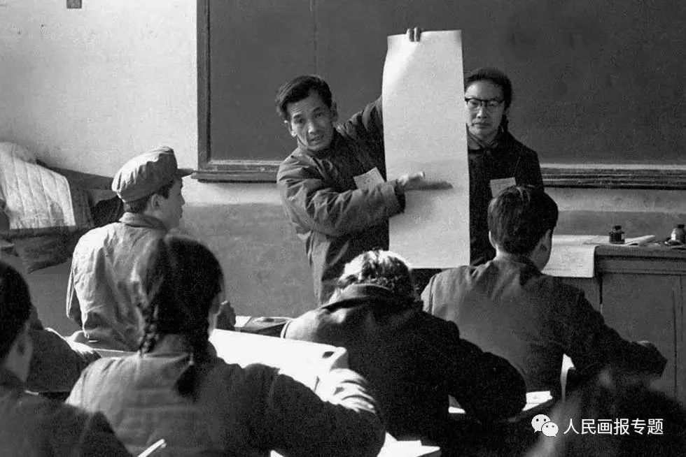 老照片回顾高考43年：马云高考数学1分，刘强东志愿当官...