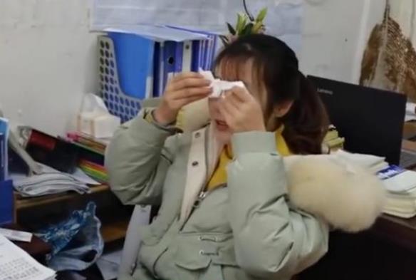 小学生作文《奶奶》走红，内容一改往日无厘头，网友看完潸然泪下