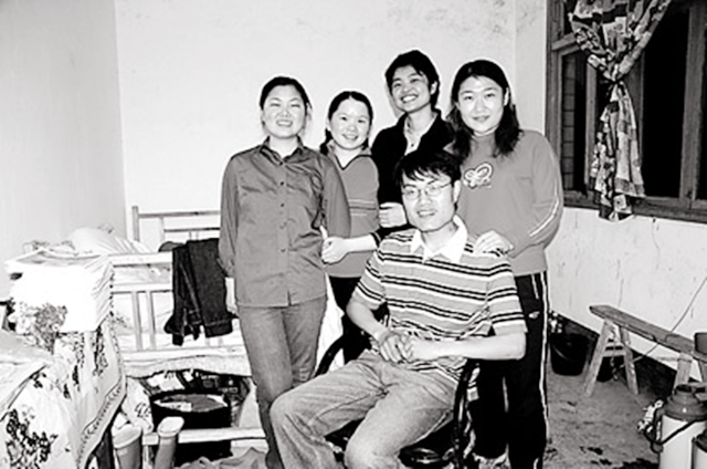 那位感动中国的支教老师，曾刺痛大众眼睛，已任县领导近3年